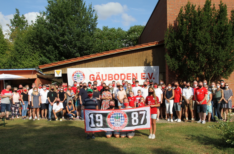 Sommerfest 2022 mit FC Bayern-Masken